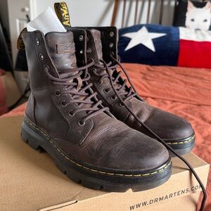 Dr. Martens COMBS
Crazy Horse Leather Casual Combat Boots